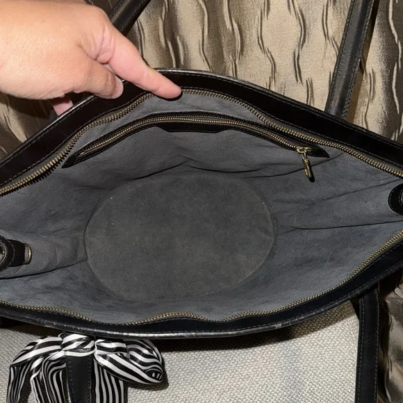 Louis Vuitton Black Authentic Epi Saint Jacques GM - VI0923 - Picture 9 of 16